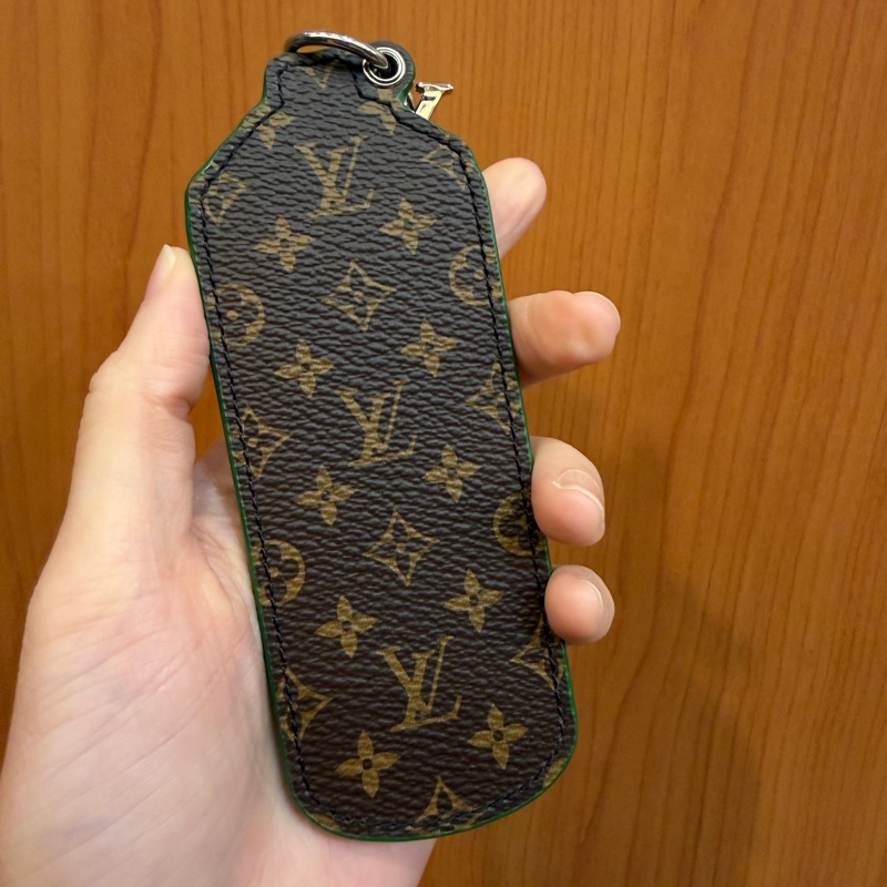 LV 白綠噴漆瓶拼原花Paint illustre吊飾鑰匙扣MP3384-6