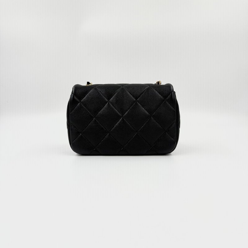 CHANEL - 黑色羊皮金釦24S雙珍珠方胖子-1