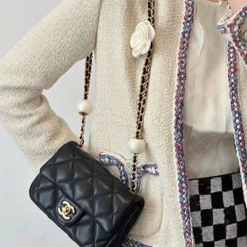 CHANEL - 黑色羊皮金釦24S雙珍珠方胖子-7