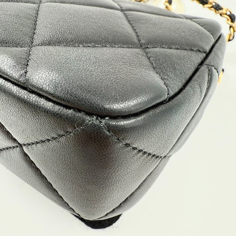 CHANEL - 黑色羊皮金釦24S雙珍珠方胖子-12