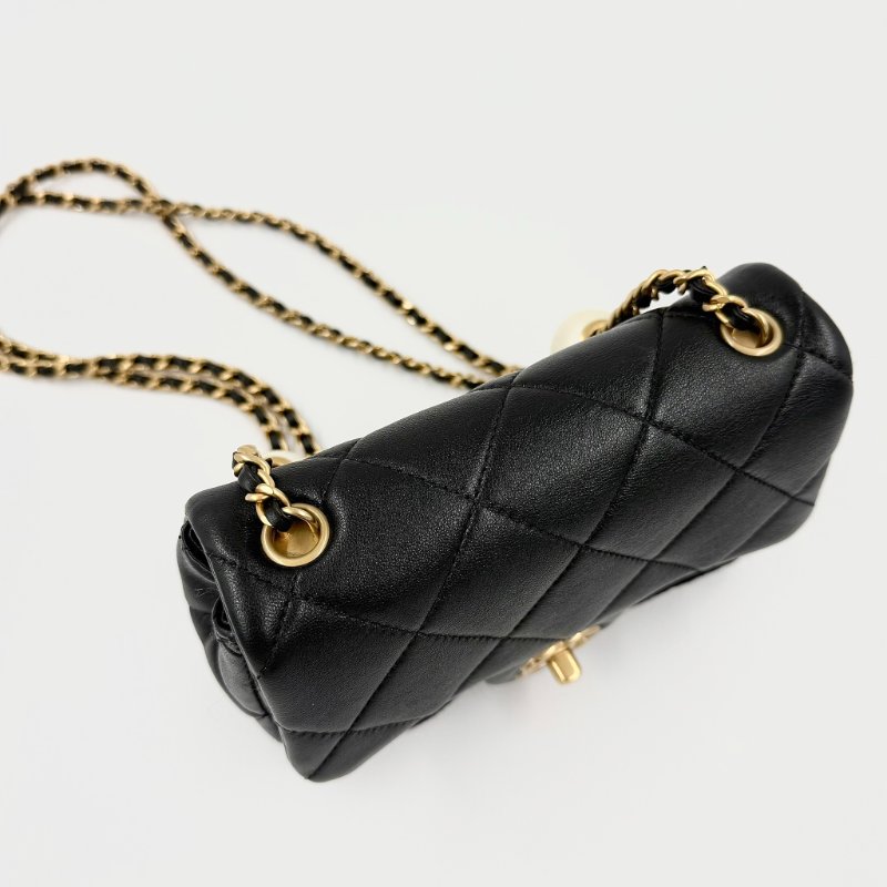 CHANEL - 黑色羊皮金釦24S雙珍珠方胖子-13