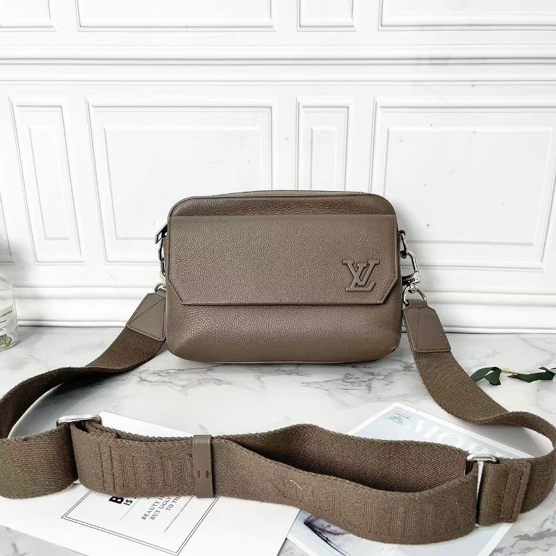 LV FASTLINE 大象灰郵差包23.5×18×7 98新配件塵袋-1
