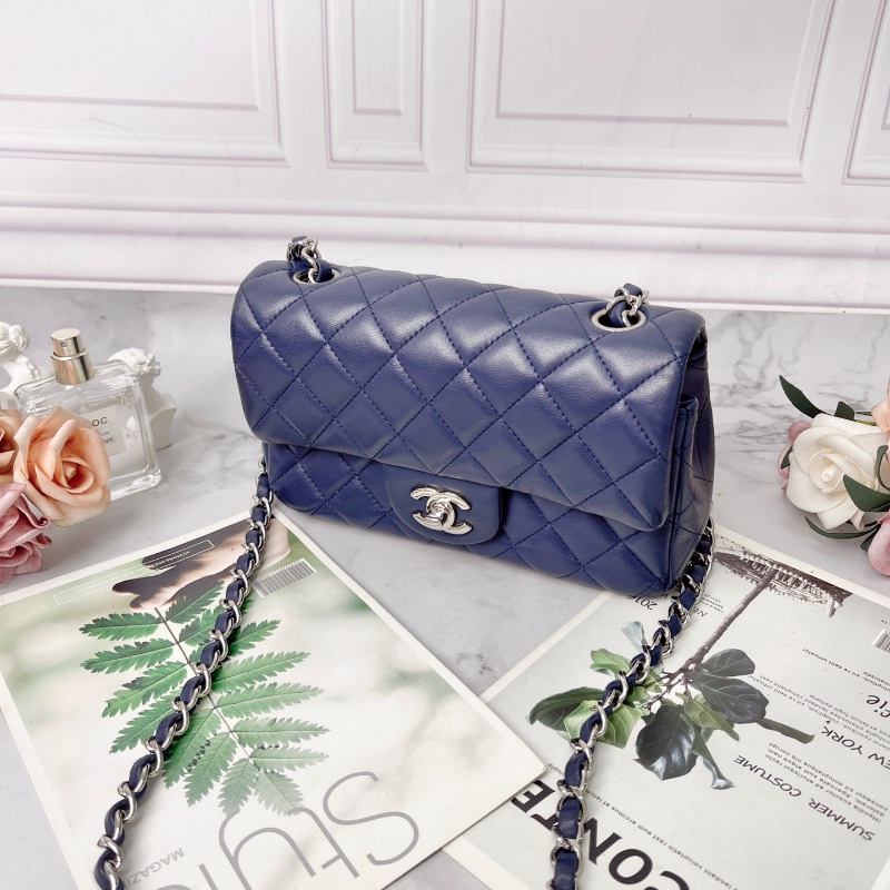 CHANEL 藍色羊皮大mini 肩背包20*12*6 98新配件塵袋保卡-4