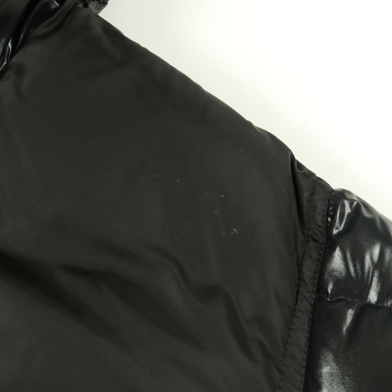 MONCLER TANY 男士尼龍黑色羽絨外套/短外套,二手,尺寸 1-8