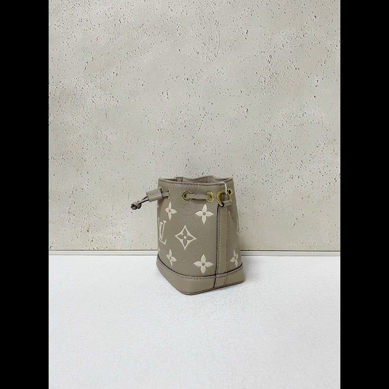 LV nano noe
大象灰老花抽繩小水桶-2