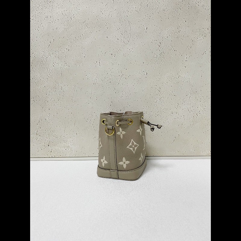 LV nano noe
大象灰老花抽繩小水桶-3