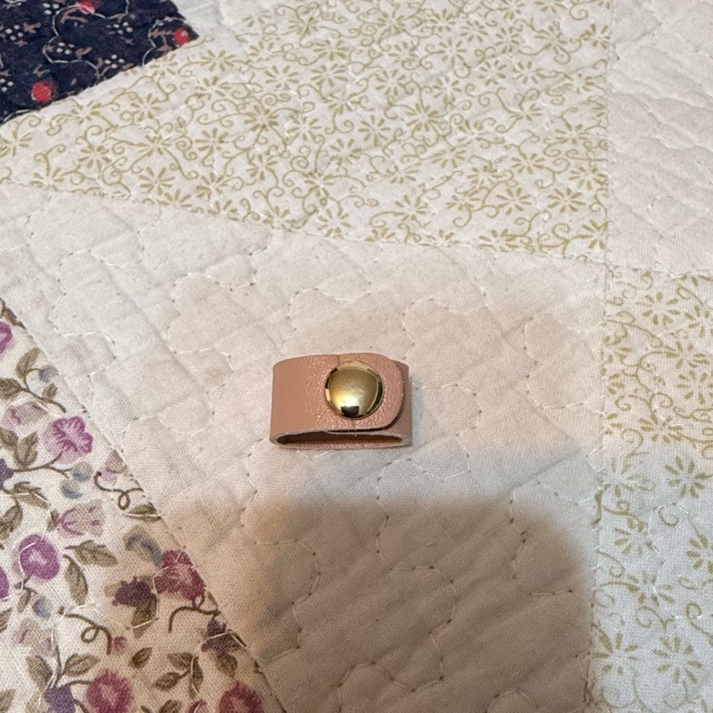 Chloe Marcie 牛皮掀蓋斜背鈴鼓包-裸色-22