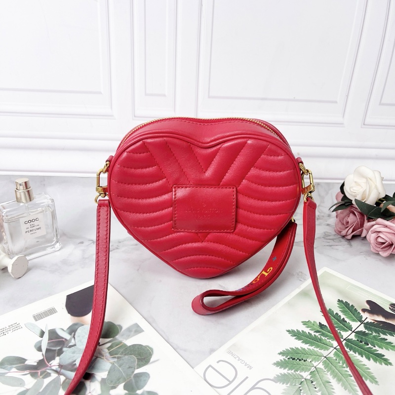 LV 紅色愛心NEW WAVE HEART斜背包 18*15.5*5 98新配件塵袋-5