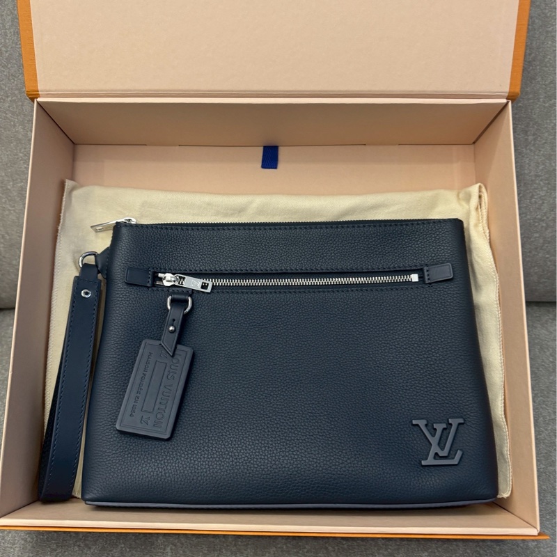 LV takeoff pouch手拿包-0
