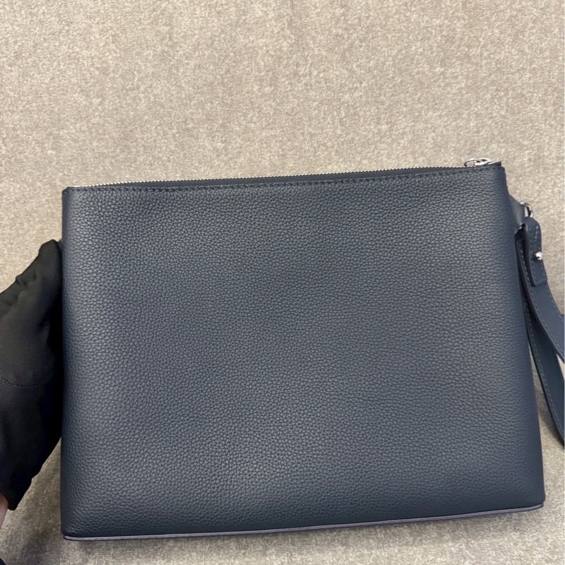 LV takeoff pouch手拿包-1