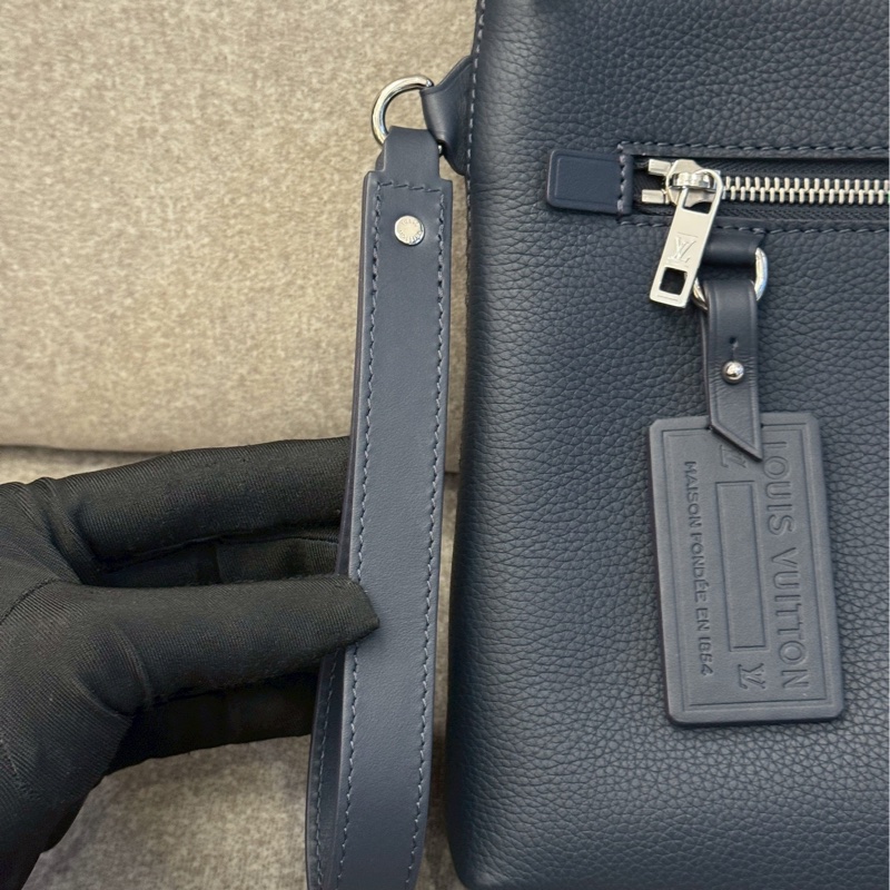 LV takeoff pouch手拿包-9