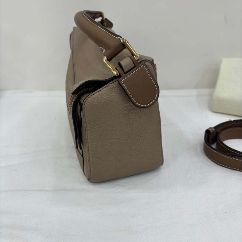 LOEWE羅意威 puzzle小號 沙色 尺寸24*15*10cm 容量大 輕便好搭-3