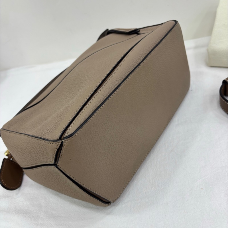 LOEWE羅意威 puzzle小號 沙色 尺寸24*15*10cm 容量大 輕便好搭-4