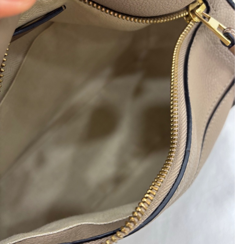 LOEWE羅意威 puzzle小號 沙色 尺寸24*15*10cm 容量大 輕便好搭-5