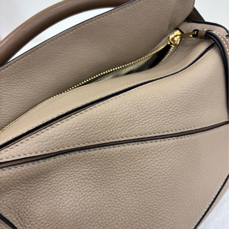 LOEWE羅意威 puzzle小號 沙色 尺寸24*15*10cm 容量大 輕便好搭-6