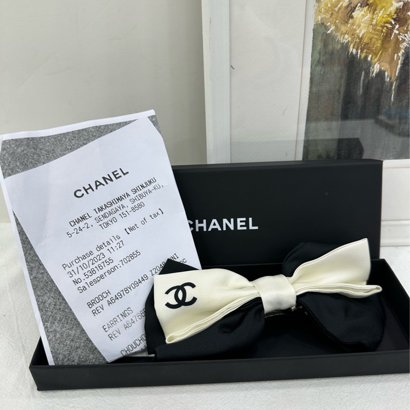 Chanel香奈兒23B黑白拼色蝴蝶髮夾,經典雙C logo點綴,做工精緻,黑白配色高級大氣,很韓系 有購證-0