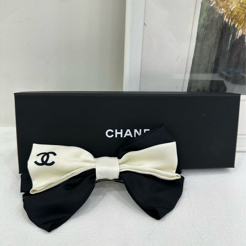 Chanel香奈兒23B黑白拼色蝴蝶髮夾,經典雙C logo點綴,做工精緻,黑白配色高級大氣,很韓系 有購證-2