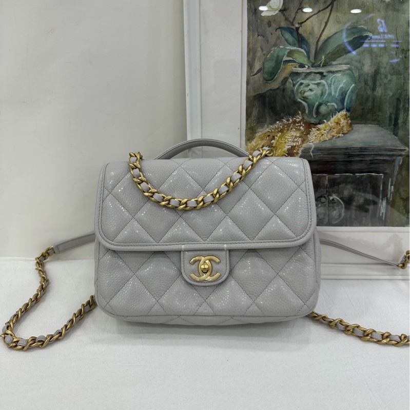 Chanel 香奈兒 25A灰色荔枝皮雙肩包 韓國限定 金扣 奶白色超奶呼 可手提可雙肩 金色鏈條+手柄 經典菱格紋 尺寸：24*18*6-1
