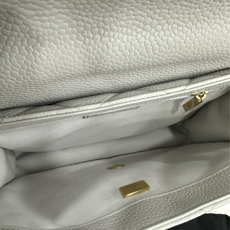 Chanel 香奈兒 25A灰色荔枝皮雙肩包 韓國限定 金扣 奶白色超奶呼 可手提可雙肩 金色鏈條+手柄 經典菱格紋 尺寸：24*18*6-7