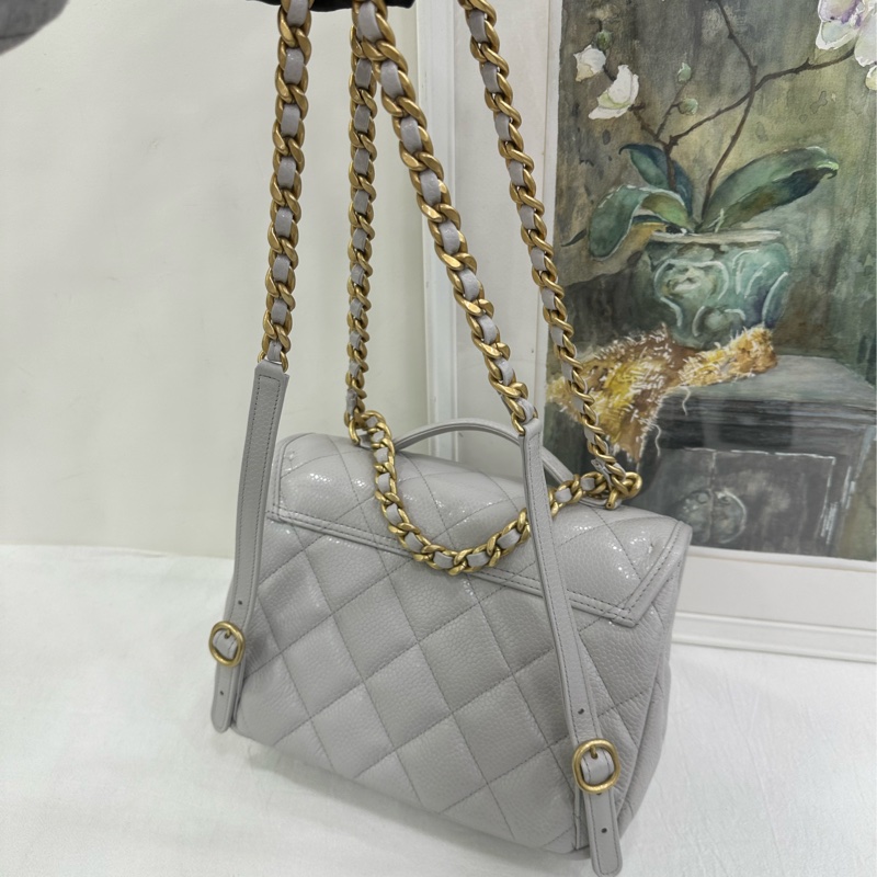 Chanel 香奈兒 25A灰色荔枝皮雙肩包 韓國限定 金扣 奶白色超奶呼 可手提可雙肩 金色鏈條+手柄 經典菱格紋 尺寸：24*18*6-8
