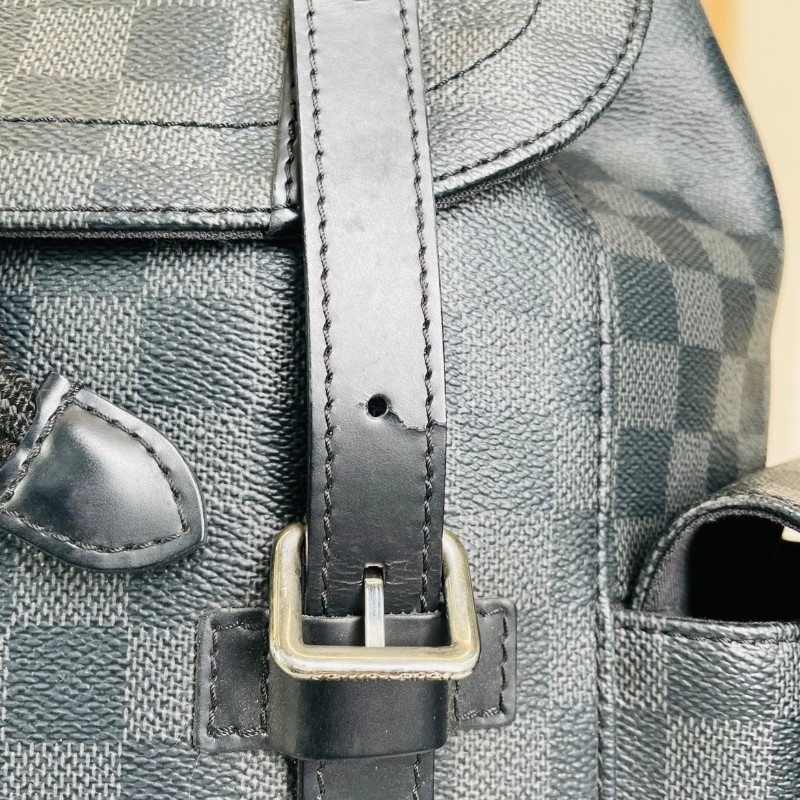 LV路易威登 石墨棋盤格Christopher後背包-7