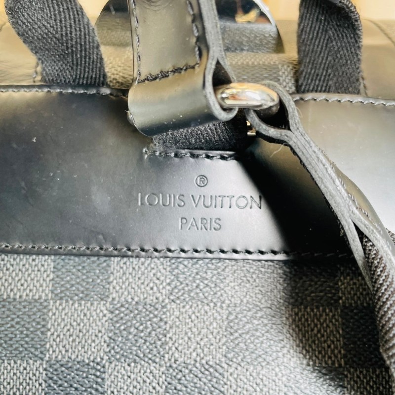 LV路易威登 石墨棋盤格Christopher後背包-9