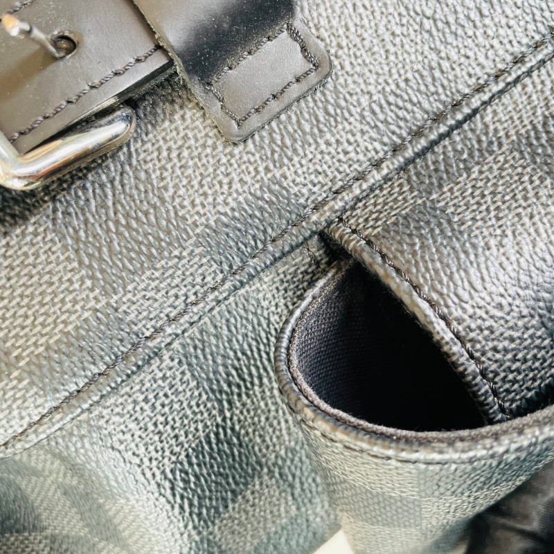 LV路易威登 石墨棋盤格Christopher後背包-14