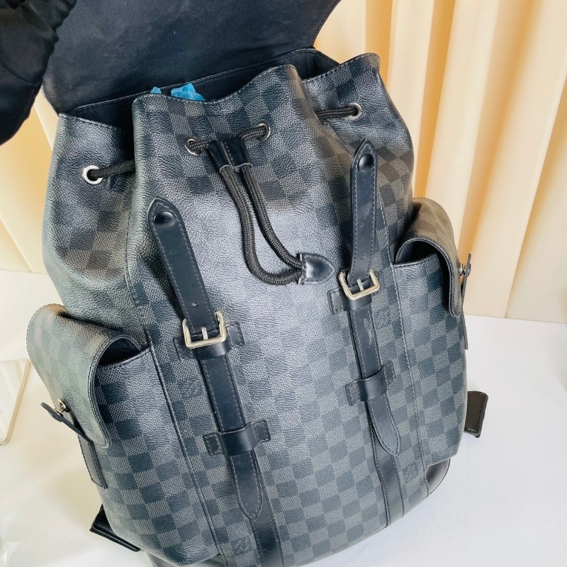 LV路易威登 石墨棋盤格Christopher後背包-16