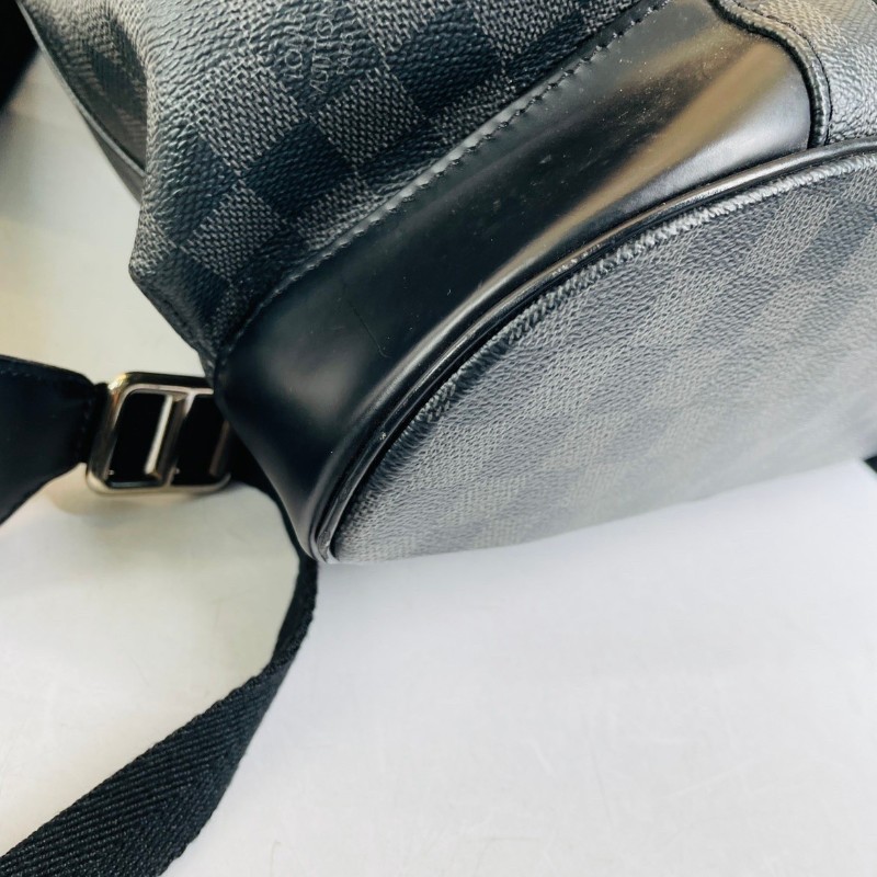 LV路易威登 石墨棋盤格Christopher後背包-26