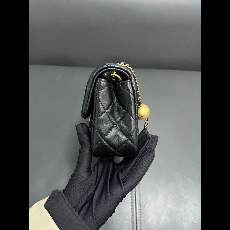 Chanel gold ball mini
金球黑金cf大mini-9