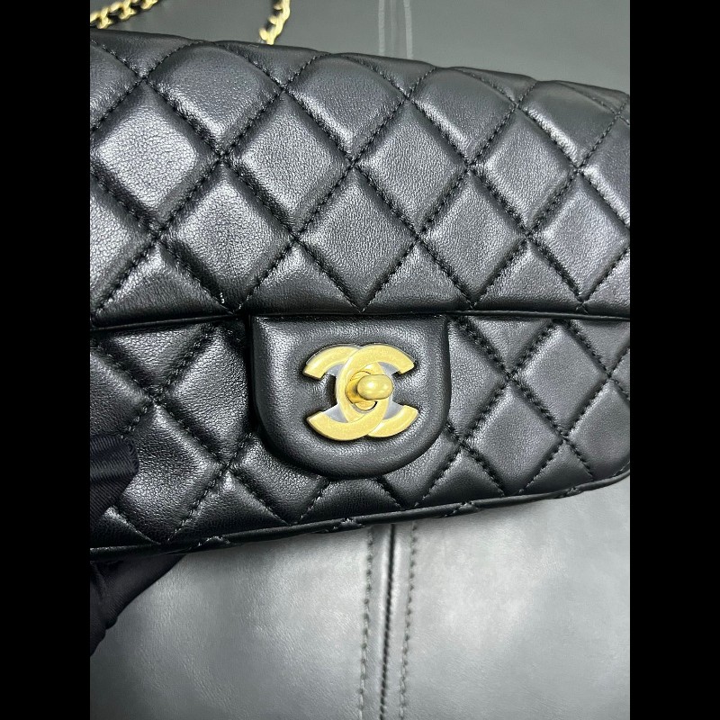Chanel gold ball mini
金球黑金cf大mini-13