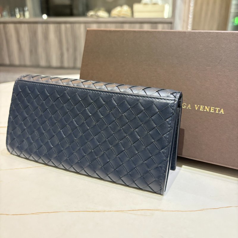*SHIHNA名牌精品* BOTTEGA VENETA 羊皮對折長夾 深藍-1