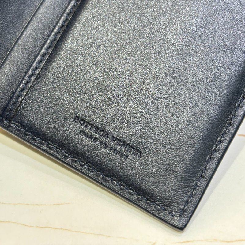 *SHIHNA名牌精品* BOTTEGA VENETA 羊皮對折長夾 深藍-3