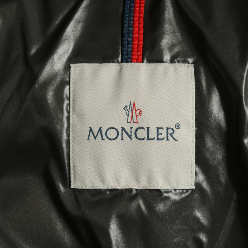 MONCLER MAYA 男士黑色尼龍羽絨服，二手，尺寸 3。-2