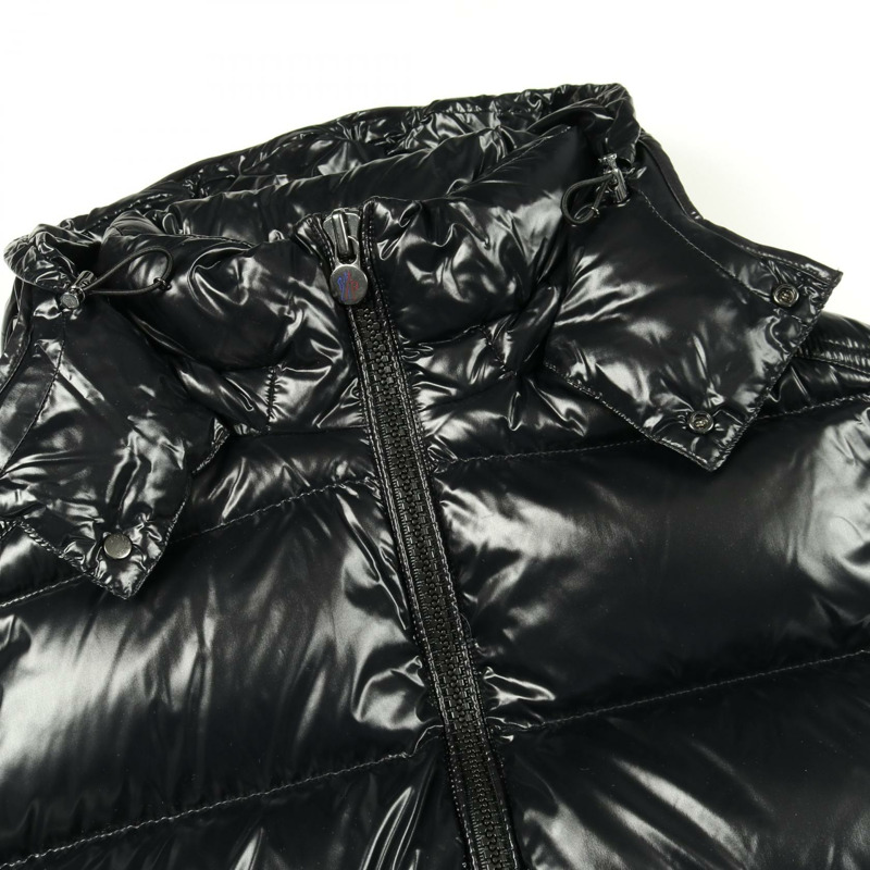 MONCLER MAYA 男士黑色尼龍羽絨服，二手，尺寸 3。-7