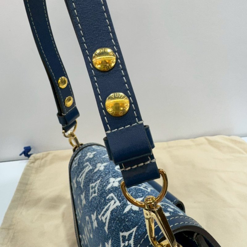 LV 斜背包/側背包 漸層牛仔布 DAUPHINE 達芙妮 MINI M59716 9成新-14