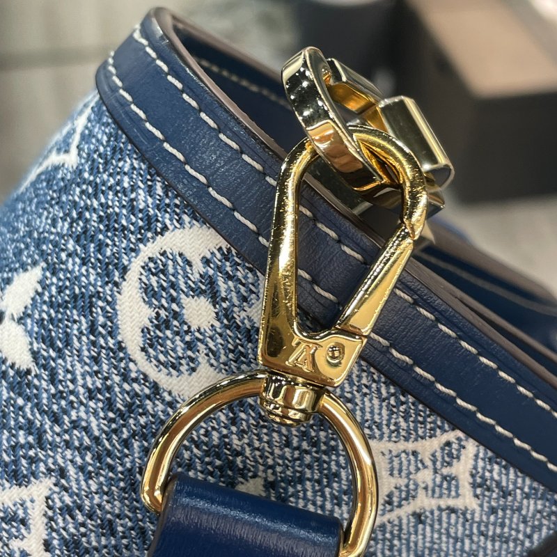 LV 斜背包/側背包 漸層牛仔布 DAUPHINE 達芙妮 MINI M59716 9成新-27