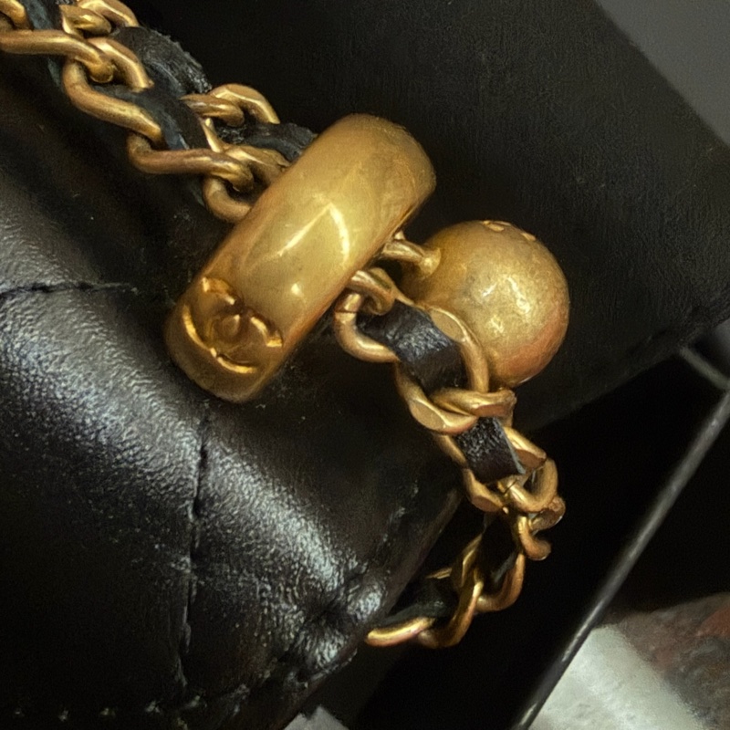 Chanel 仿舊金雙C小牛皮雙金球斜背包AP3652-10