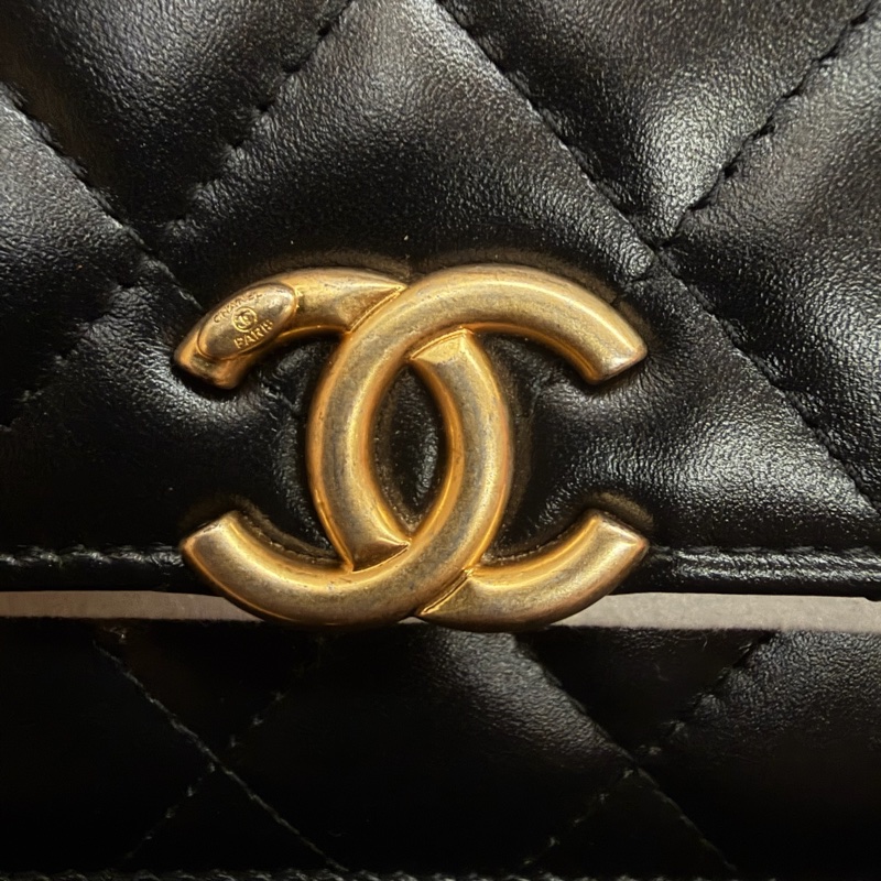 Chanel 仿舊金雙C小牛皮雙金球斜背包AP3652-12