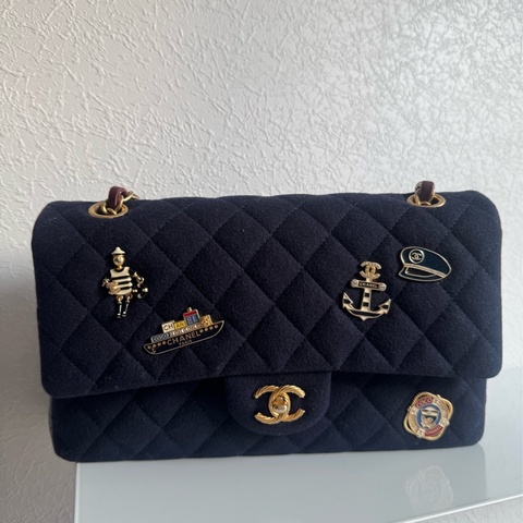 chanel海軍藍拼徽章coco25 最甜的小香✨不撞款