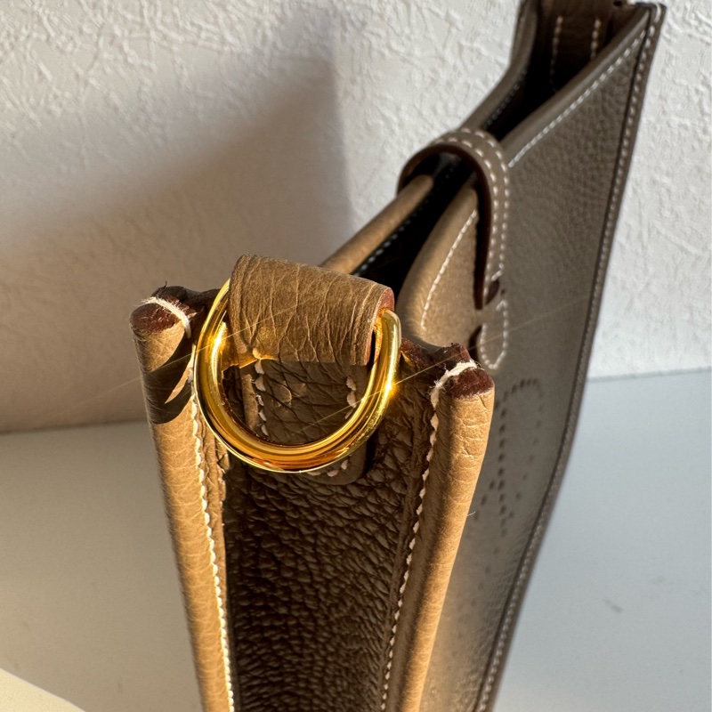 Hermes大象灰金釦mini evelyne 好裝好背又美✨✨-8