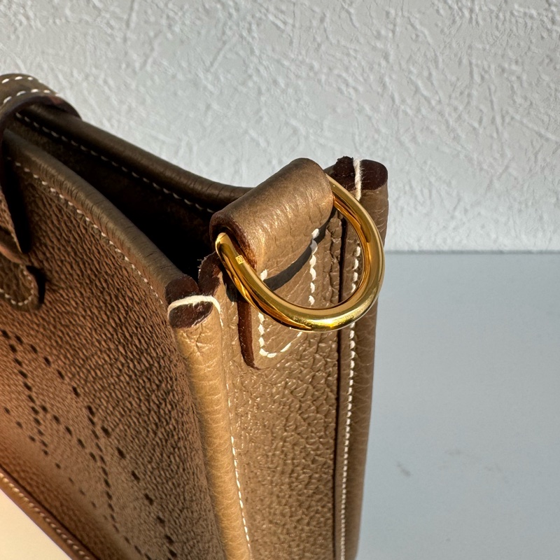 Hermes大象灰金釦mini evelyne 好裝好背又美✨✨-9