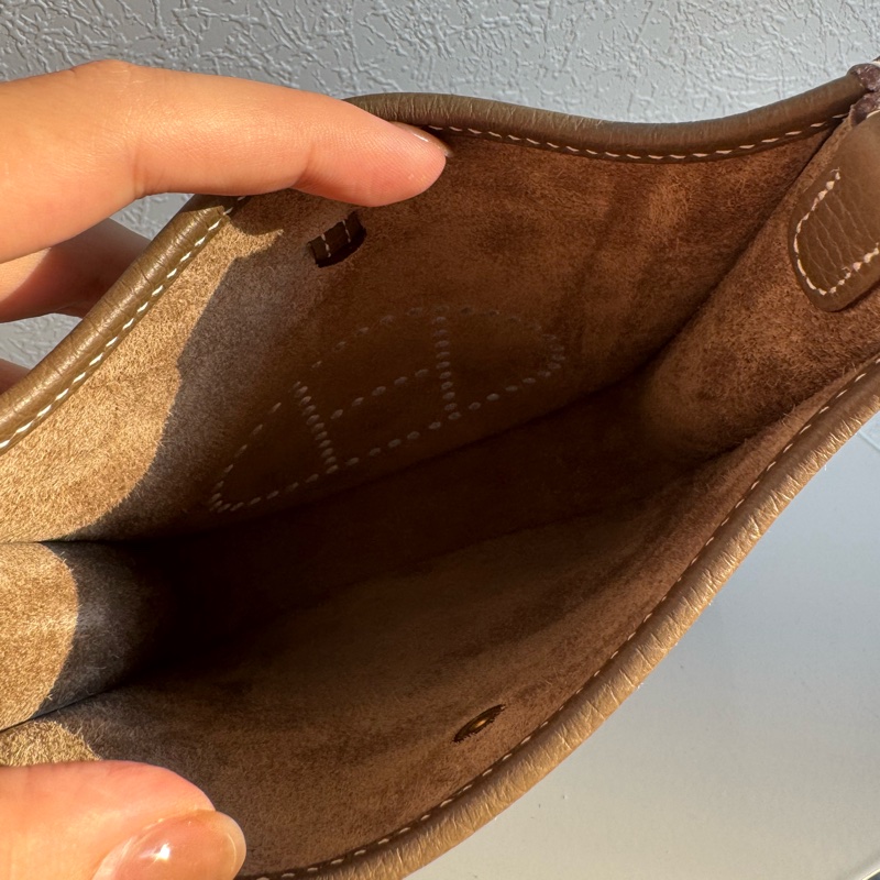 Hermes大象灰金釦mini evelyne 好裝好背又美✨✨-13