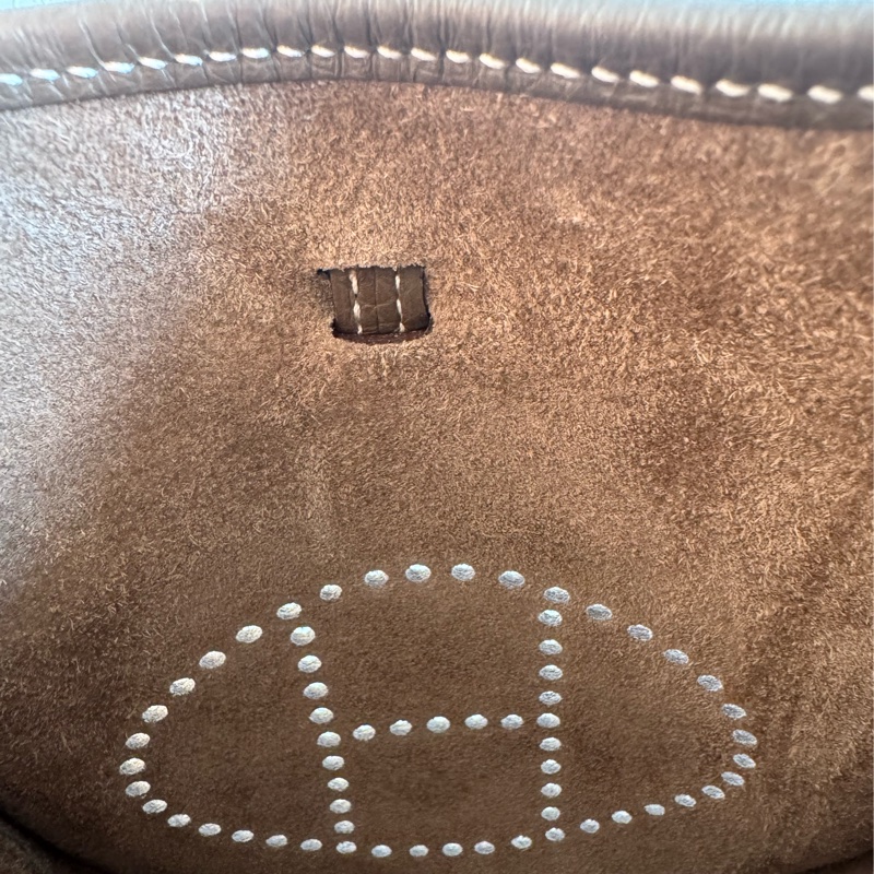 Hermes大象灰金釦mini evelyne 好裝好背又美✨✨-16