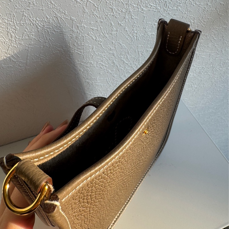 Hermes大象灰金釦mini evelyne 好裝好背又美✨✨-19