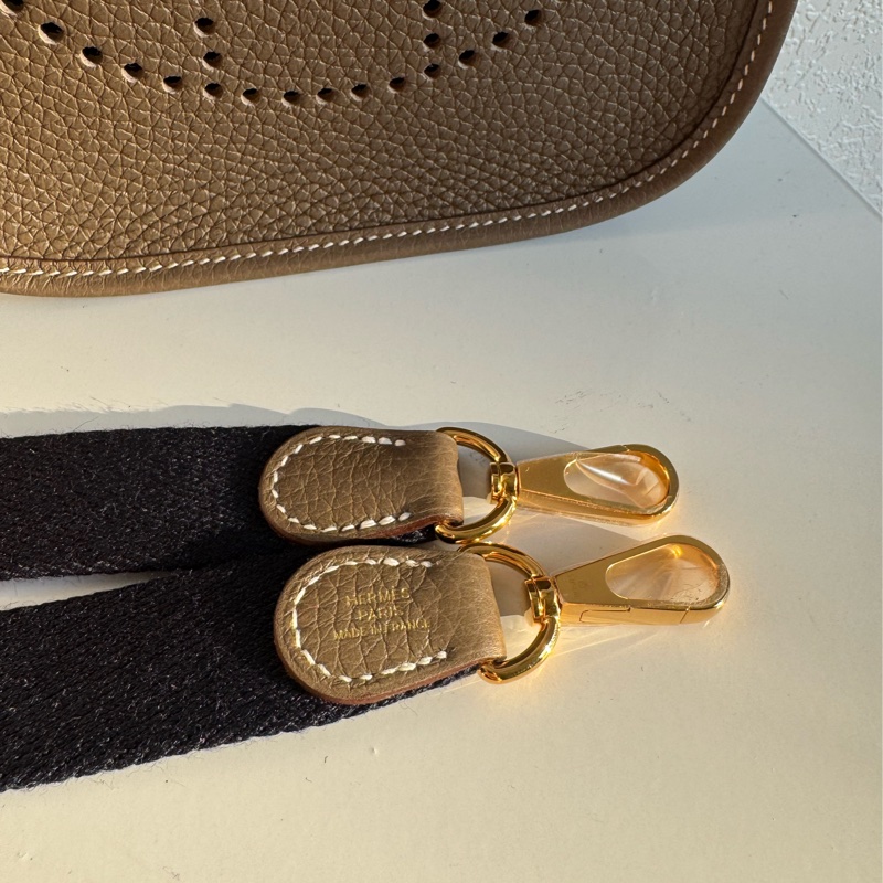 Hermes大象灰金釦mini evelyne 好裝好背又美✨✨-24