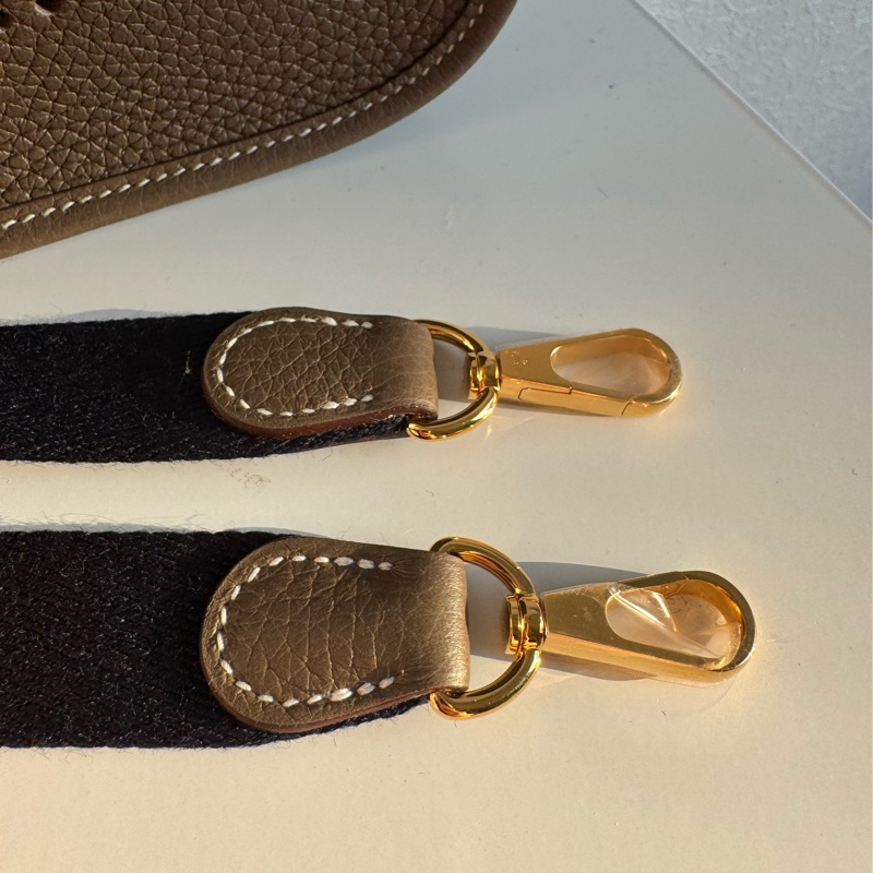 Hermes大象灰金釦mini evelyne 好裝好背又美✨✨-25