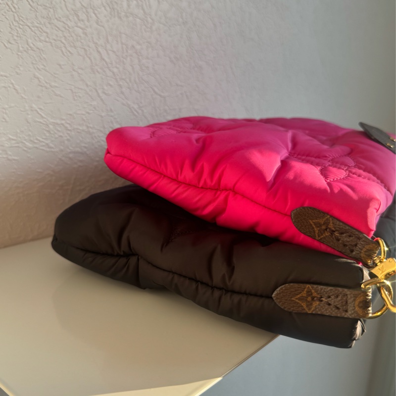 LV桃+黑尼龍三合一斜背包❤️限量款必買一顆包兩個人背✨✨-4