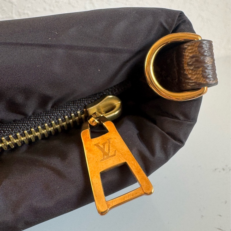 LV桃+黑尼龍三合一斜背包❤️限量款必買一顆包兩個人背✨✨-19