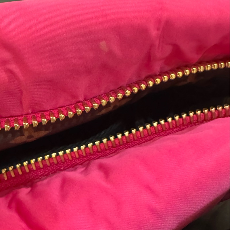 LV桃+黑尼龍三合一斜背包❤️限量款必買一顆包兩個人背✨✨-30